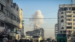 إصابة فلسطيني وغارات إسرائيلية شمالي وجنوبي قطاع غزة