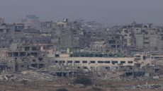 شهداء بقصف على غزة واستمرار البحث عن جثث إسرائيليين