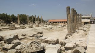 الاحتلال الإسرائيلي ينهب آثار الضفة ويعيد كتابة تاريخها