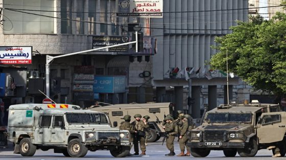 الاحتلال يداهم مناطق بالضفة والمستوطنون يحرقون منشأة زراعية